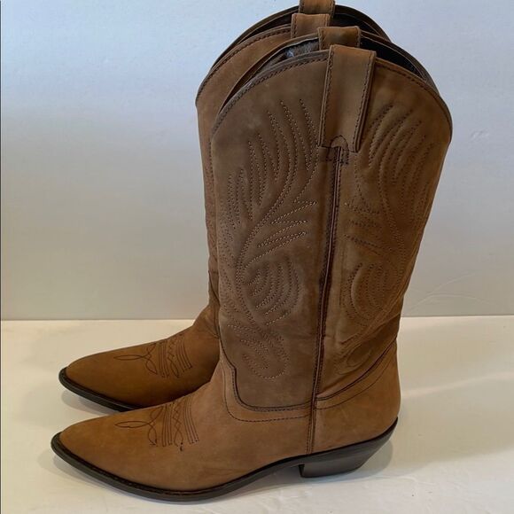 Giani Brown leather Heeled Boots with Western Charm - Picture 2 of 11